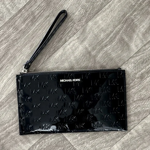 ❌Michael Kors Jet Set Zip Clutch Wristlet Glossy Black - Picture 1 of 10